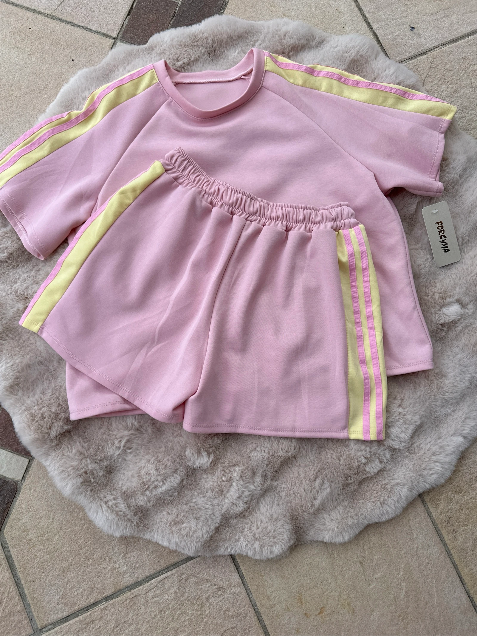 Ensemble short avec T-shirt femme  – photo 3
